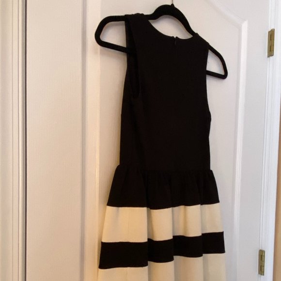 AQUA Black and white Striped Skater Dress (M) - Picture 3 of 7